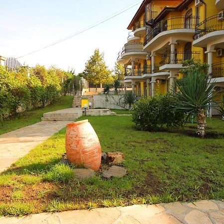 Menada Green Hills Apartments Sozopol Exteriör bild