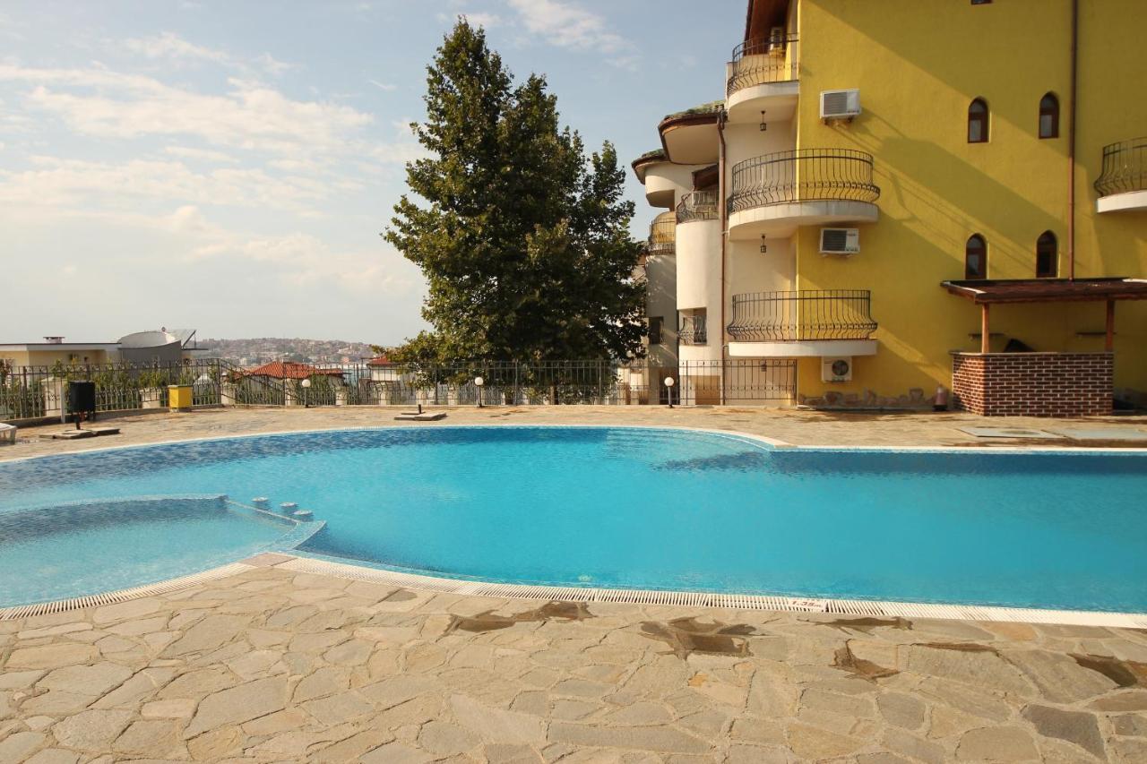 Menada Green Hills Apartments Sozopol Exteriör bild