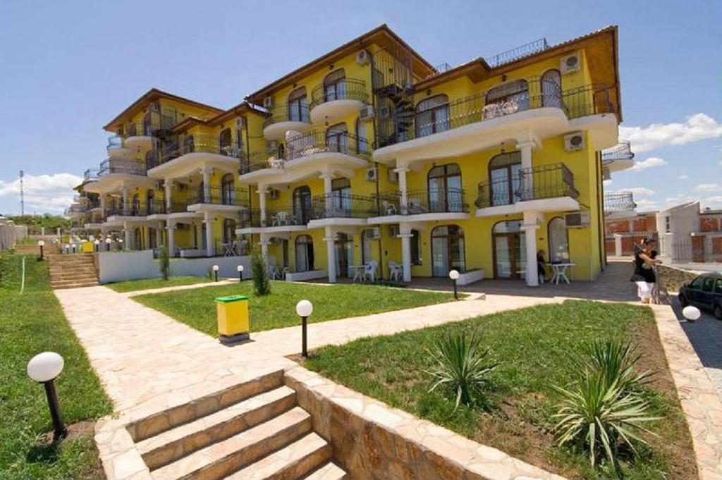 Menada Green Hills Apartments Sozopol Exteriör bild