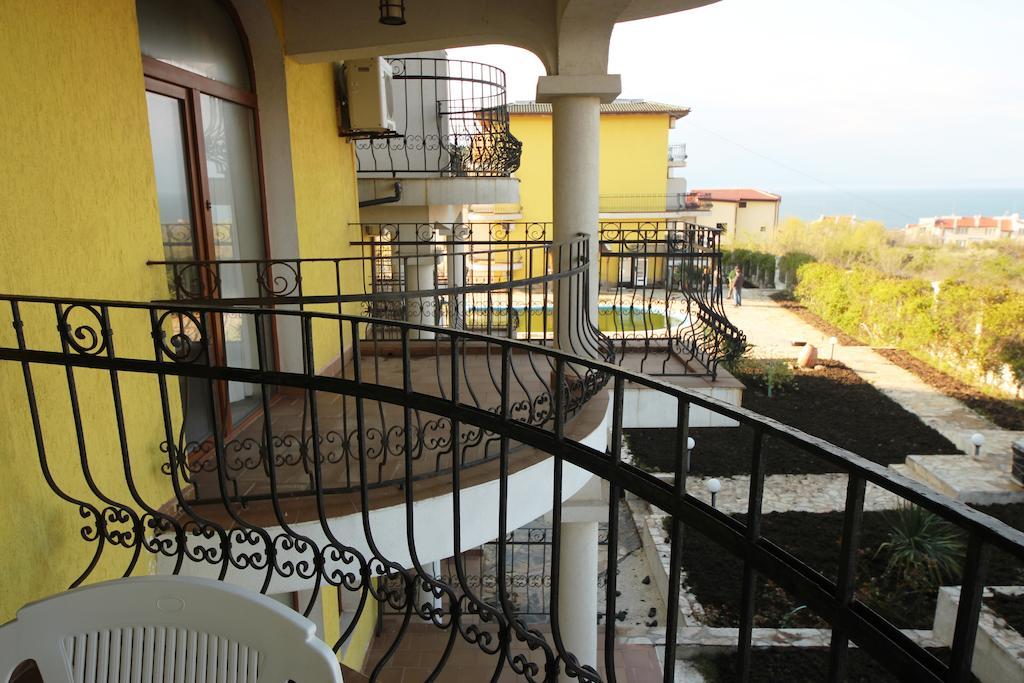 Menada Green Hills Apartments Sozopol Exteriör bild