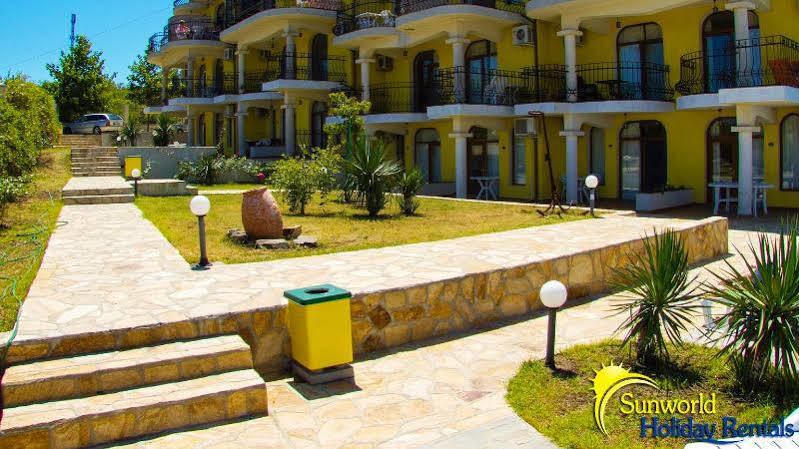 Menada Green Hills Apartments Sozopol Exteriör bild