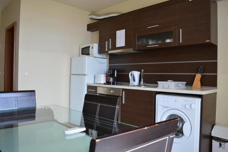Menada Green Hills Apartments Sozopol Exteriör bild