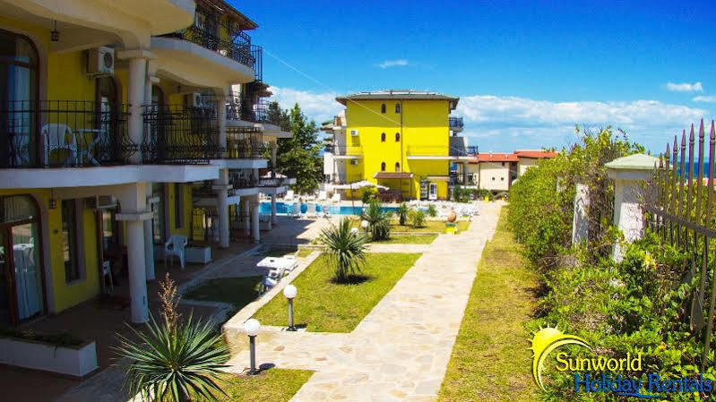 Menada Green Hills Apartments Sozopol Exteriör bild
