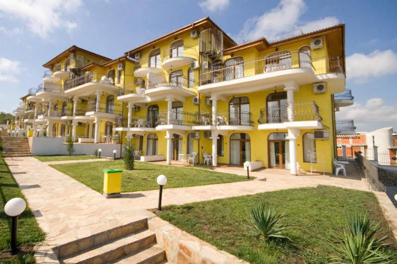Menada Green Hills Apartments Sozopol Exteriör bild