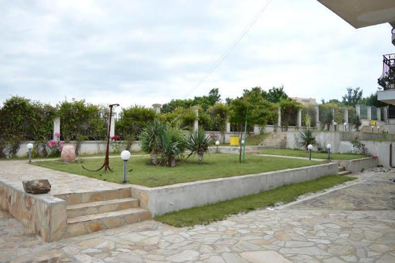 Menada Green Hills Apartments Sozopol Exteriör bild
