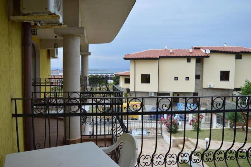 Menada Green Hills Apartments Sozopol Exteriör bild