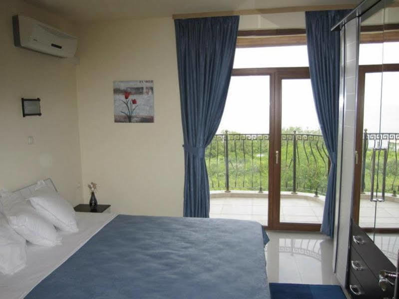 Menada Green Hills Apartments Sozopol Exteriör bild