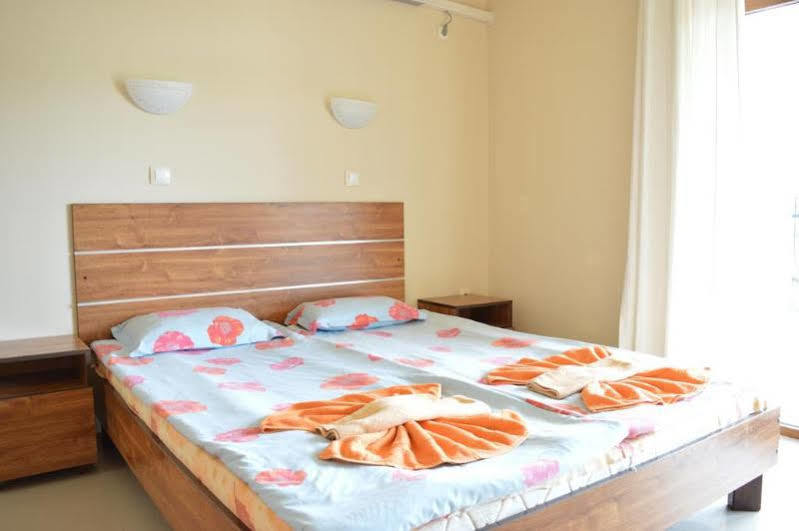 Menada Green Hills Apartments Sozopol Exteriör bild