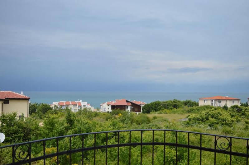 Menada Green Hills Apartments Sozopol Exteriör bild