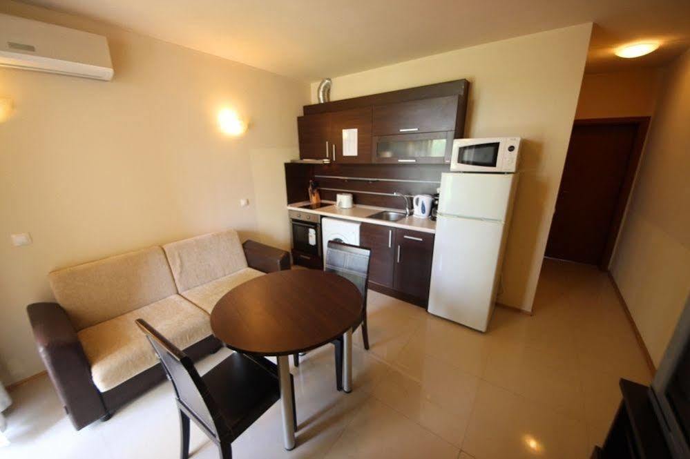 Menada Green Hills Apartments Sozopol Exteriör bild