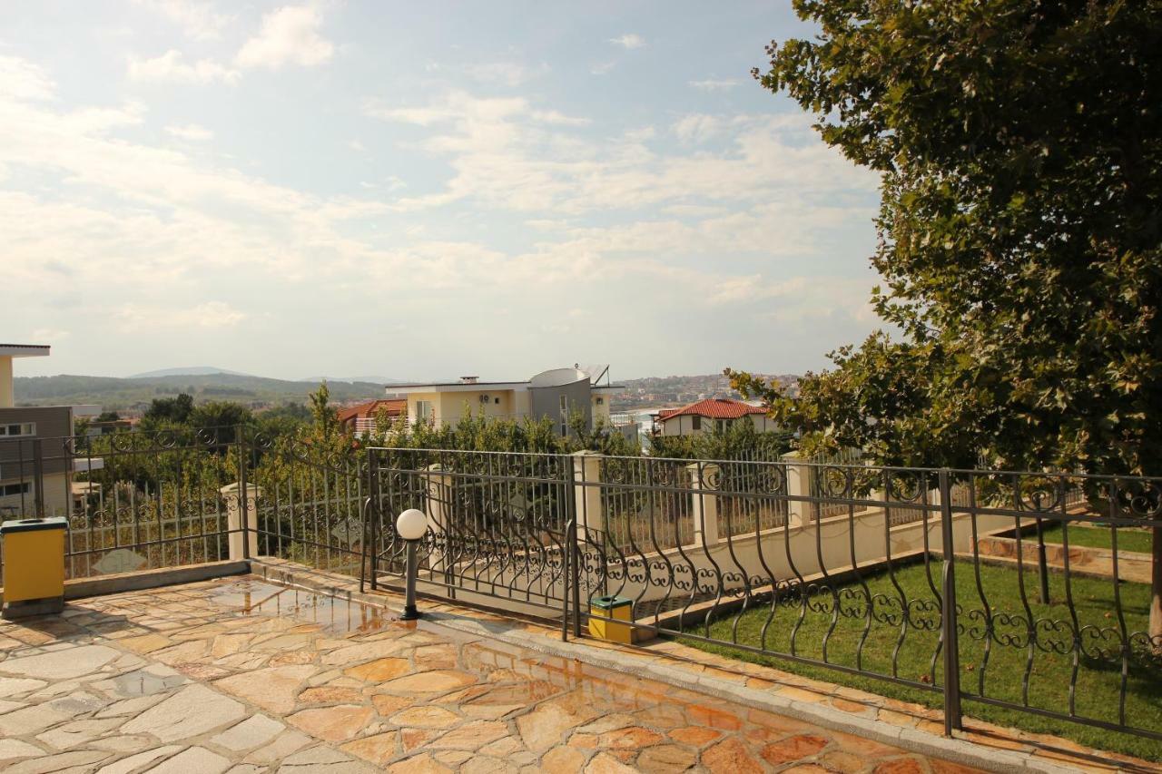 Menada Green Hills Apartments Sozopol Exteriör bild
